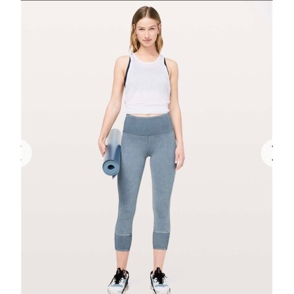 Lululemon Wunder Under High Rise Crop Leggings Blue Size 4 Yoga Gym Gorpcore EUC